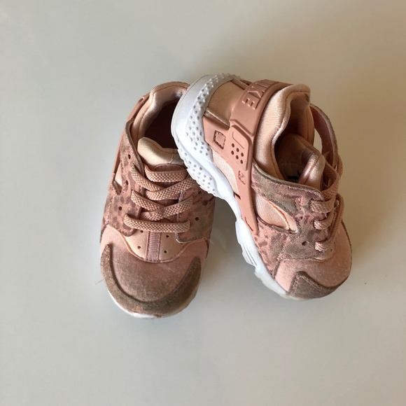 nike leopard huarache